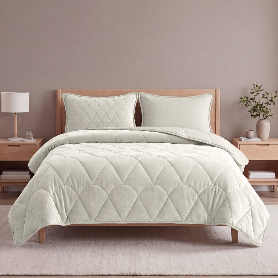 Sleeptime Bettdecke mit Bezug in Einem – Velvet – Beige
